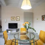 Dietro Le Campane